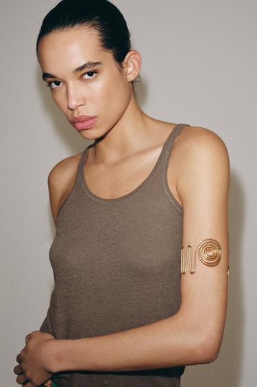 SPIRAL ARM CUFF BRACELET - Golden by Zara