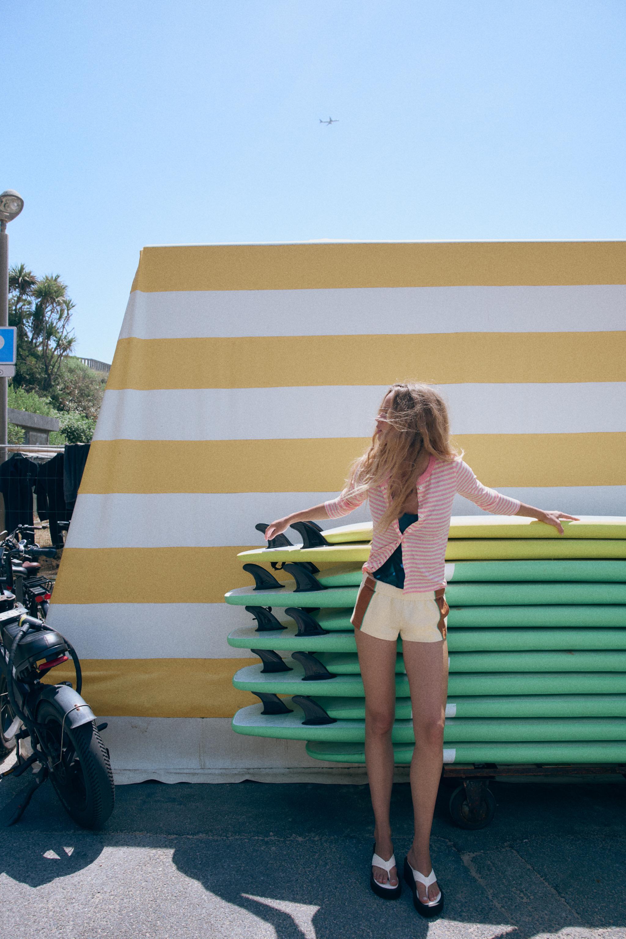 MINI SHORTS WITH SIDE STRIPES