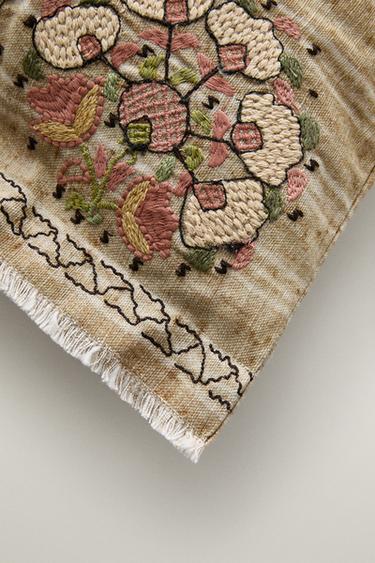 STRIPED FLORAL EMBROIDERED THROW PILLOW COVER — Light beige 2
