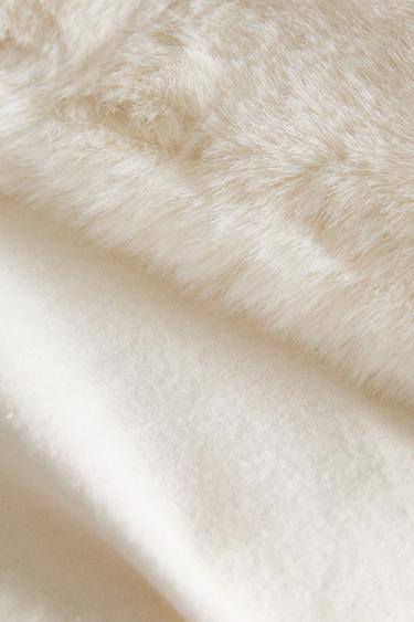PLAID FOURRURE - Blanc cassé de Zara - Image 3