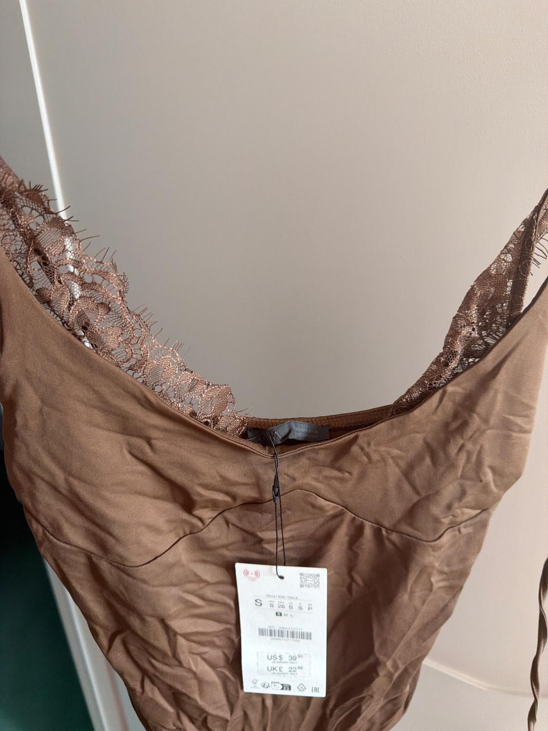 HALTER BODYSUIT WITH LACE TRIM - Image 3