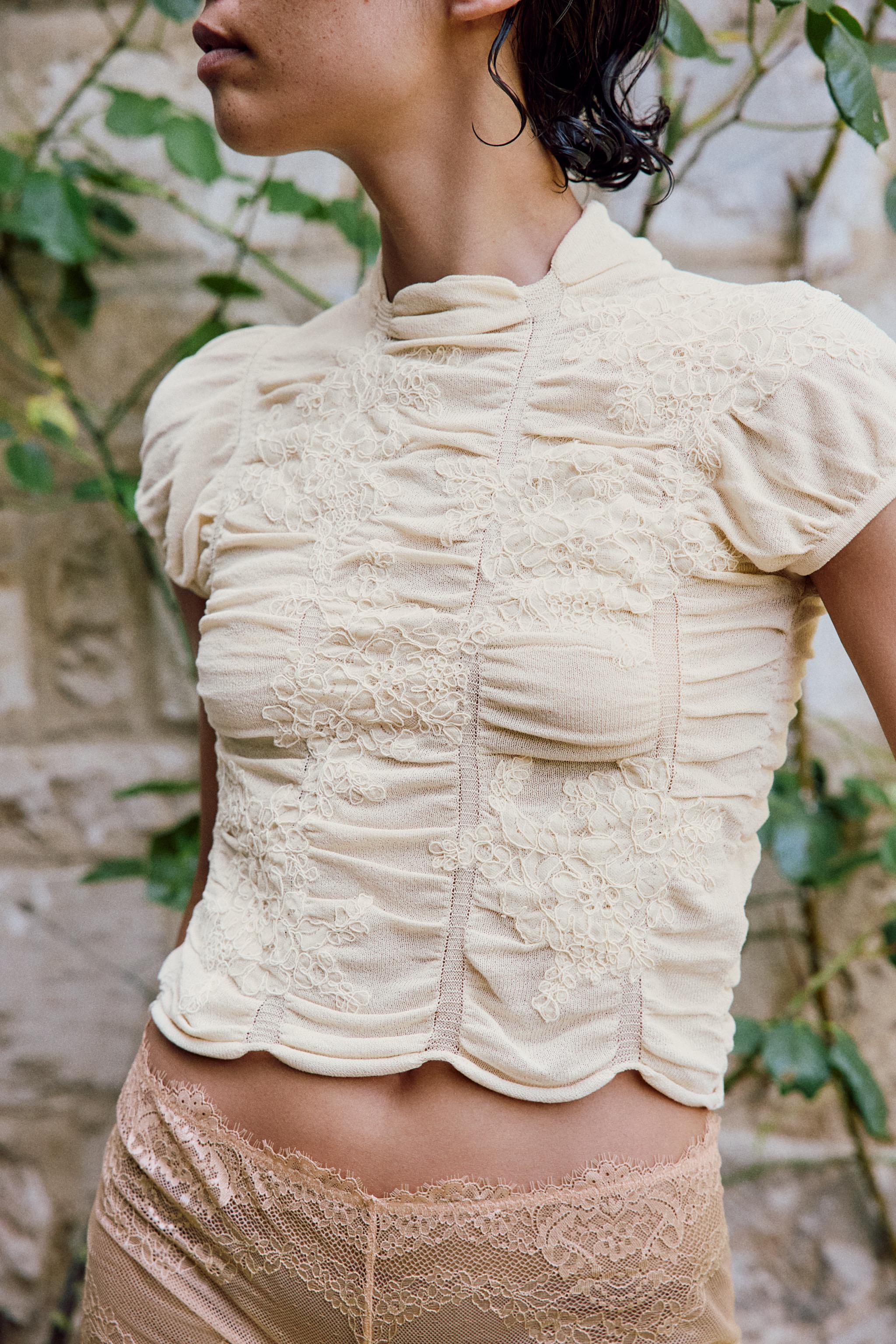 EMBROIDERED RUCHED KNIT TOP — Ecru