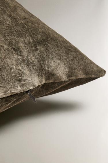 HOUSSE DE COUSSIN EN VELOURS DÉLAVÉ - Kaki de Zara - Image 3