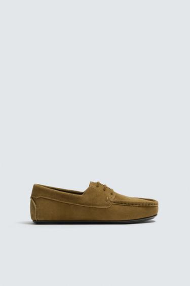 CHAUSSURES BATEAU EN CUIR - Gris taupe de Zara