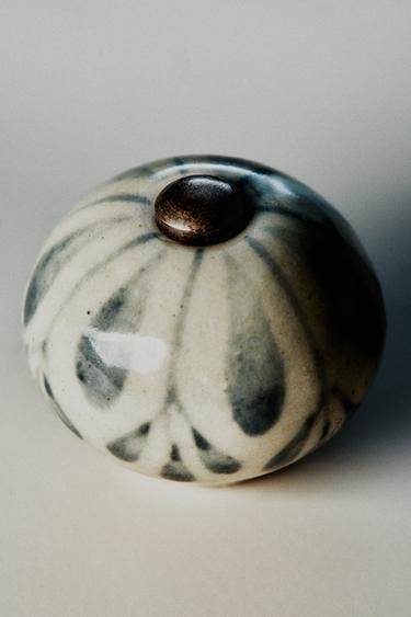 PACK OF CERAMIC FLOWER DOOR KNOBS (PACK OF 2) - Light blue by Zara