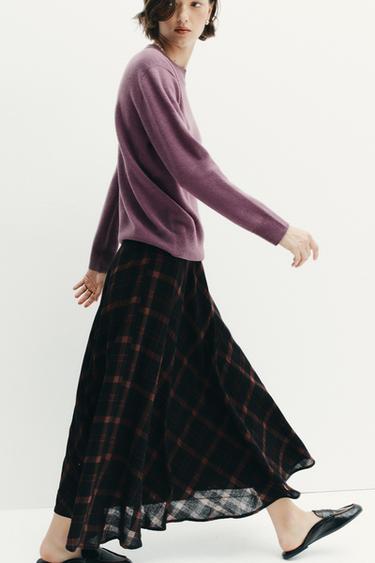 FALDA MIDI CUADROS - NEGRO/NARANJA de Zara