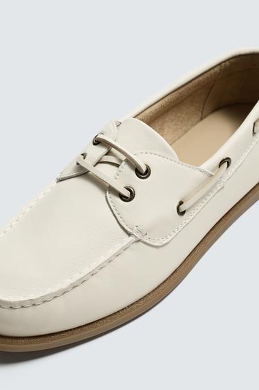 CHAUSSURES BATEAU EN CUIR - Blanc de Zara - Image 2