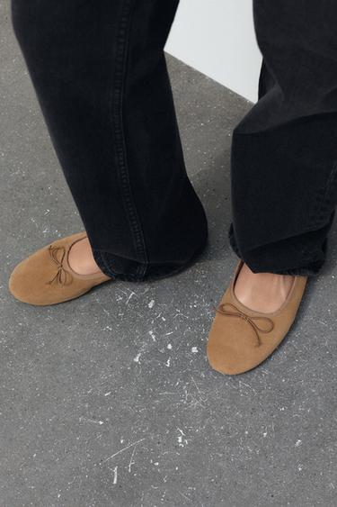 ЗАМШЕВЫЕ БАЛЕТКИ С БАНТОМ — Коричневый от Zara — изображение 0
