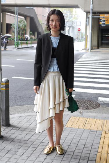 ZW COLLECTIONアシンメトリーフリルスカートベージュ/グリーンZaraのZW COLLECTIONアシンメトリーフリルスカート - ベージュ/グリーン 