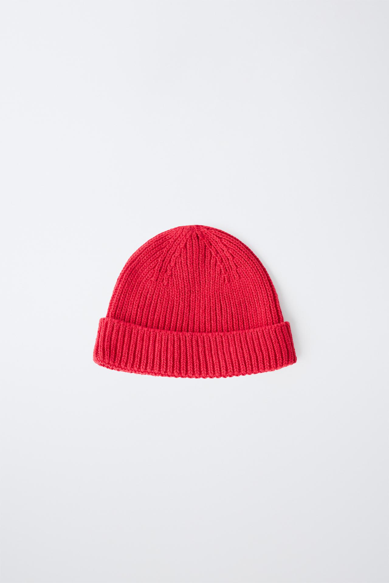 PLAIN KNIT BEANIE — Red