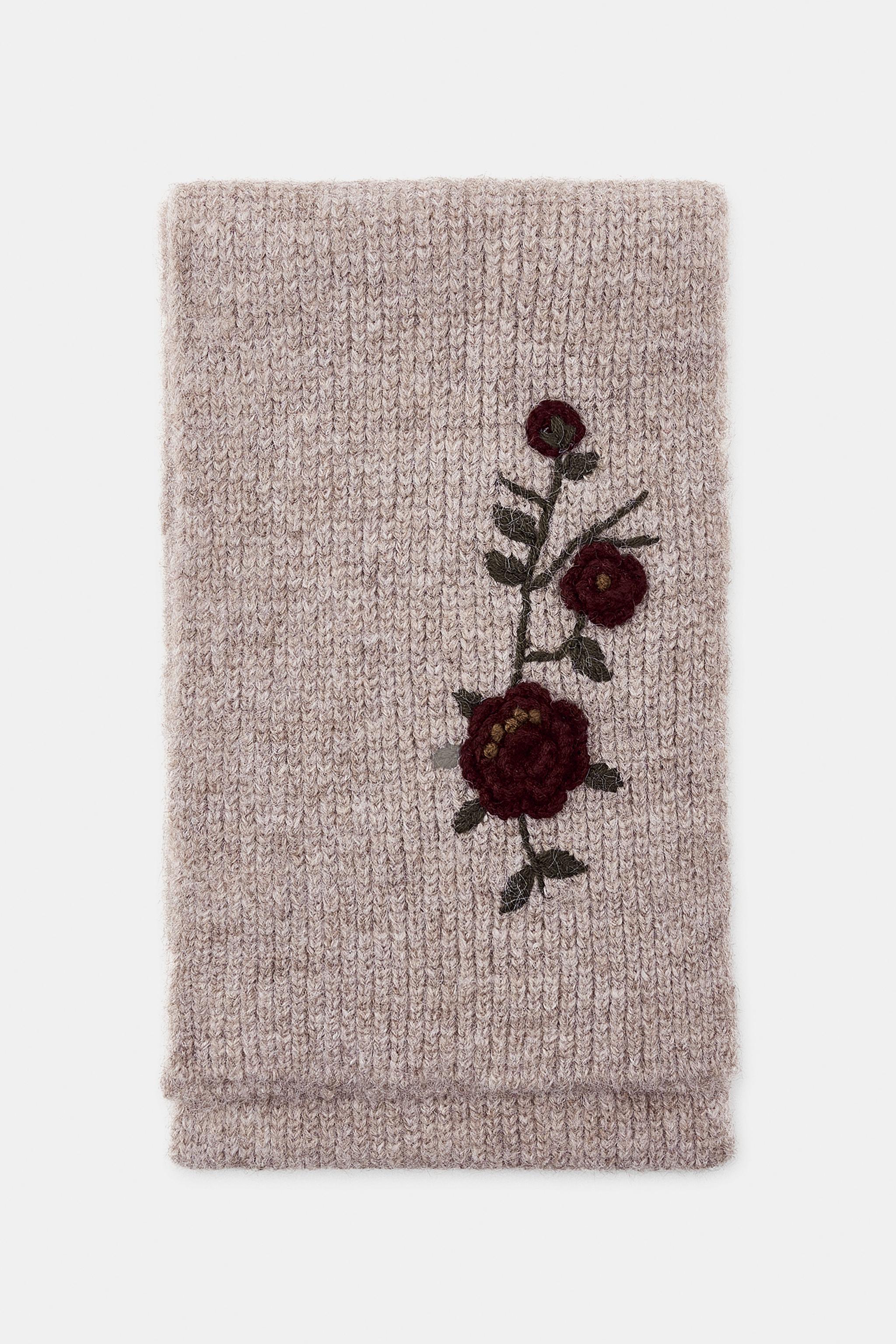 KNIT SCARF WITH FLORAL EMBROIDERY