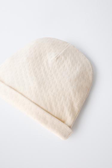 НАБІР: ШАПКА ТА СЛИНЯВЧИК З ТЕКСТУРОЮ - Сіровато-бежевий колір Zara