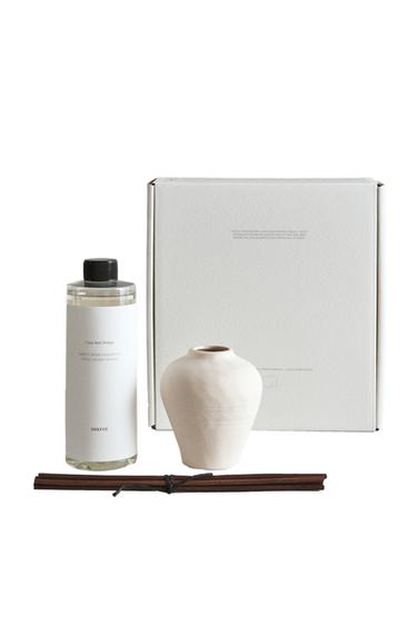 Zara (13.53 oz) SACRED WOODS SCENTED REED DIFFUSER + REFILL - Oyster-white