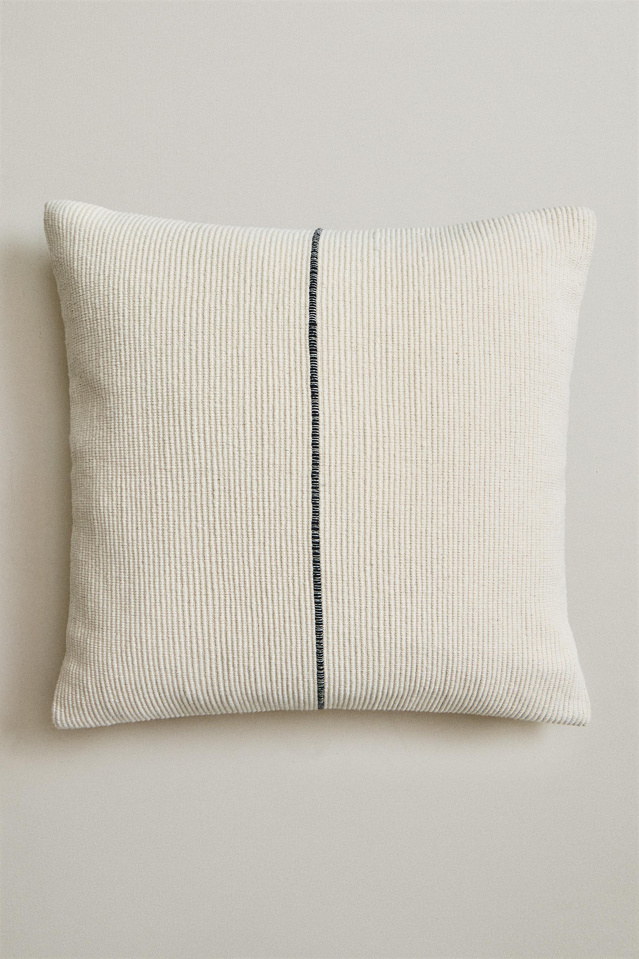 LINE THROW PILLOW COVER