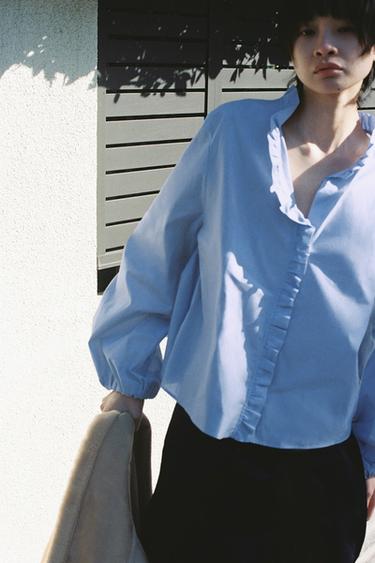 フリル付きポプリンブラウス青色/白色Zaraのフリル付きポプリンブラウス - 青色/白色 