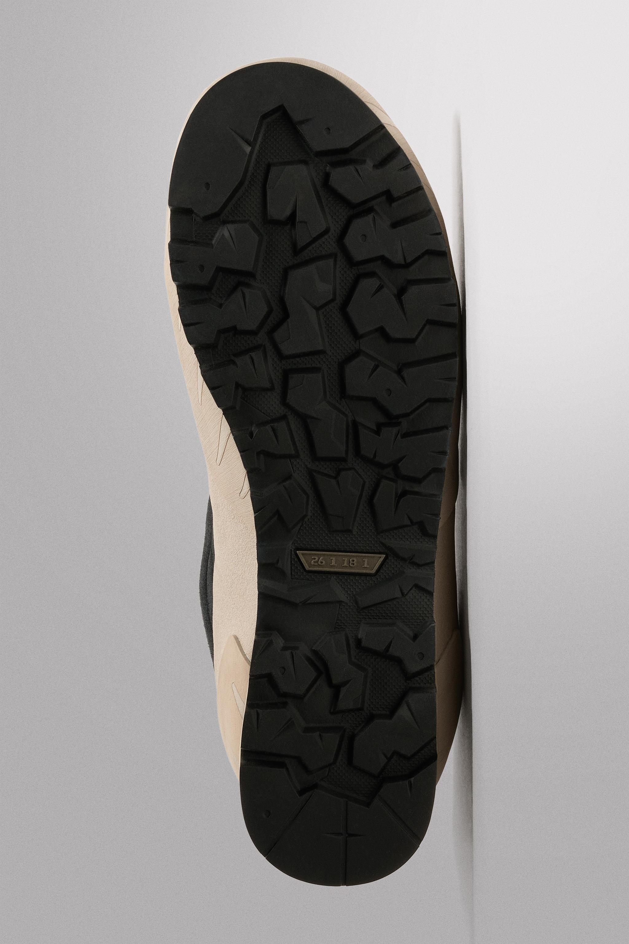 RECCO® WATERPROOF HIKING SNEAKERS