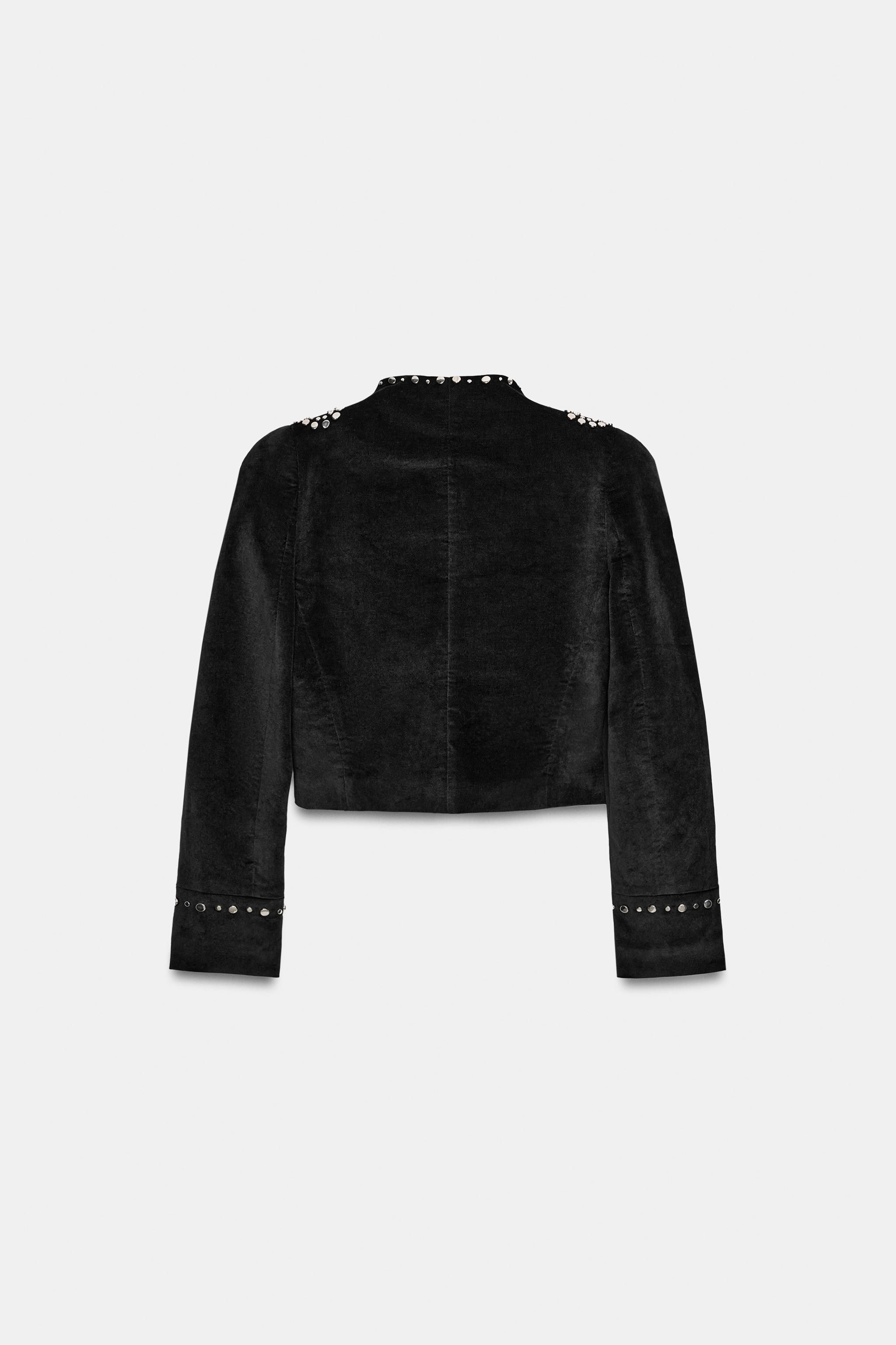 VESTE CINTREE EN VELOURS À CLOUS