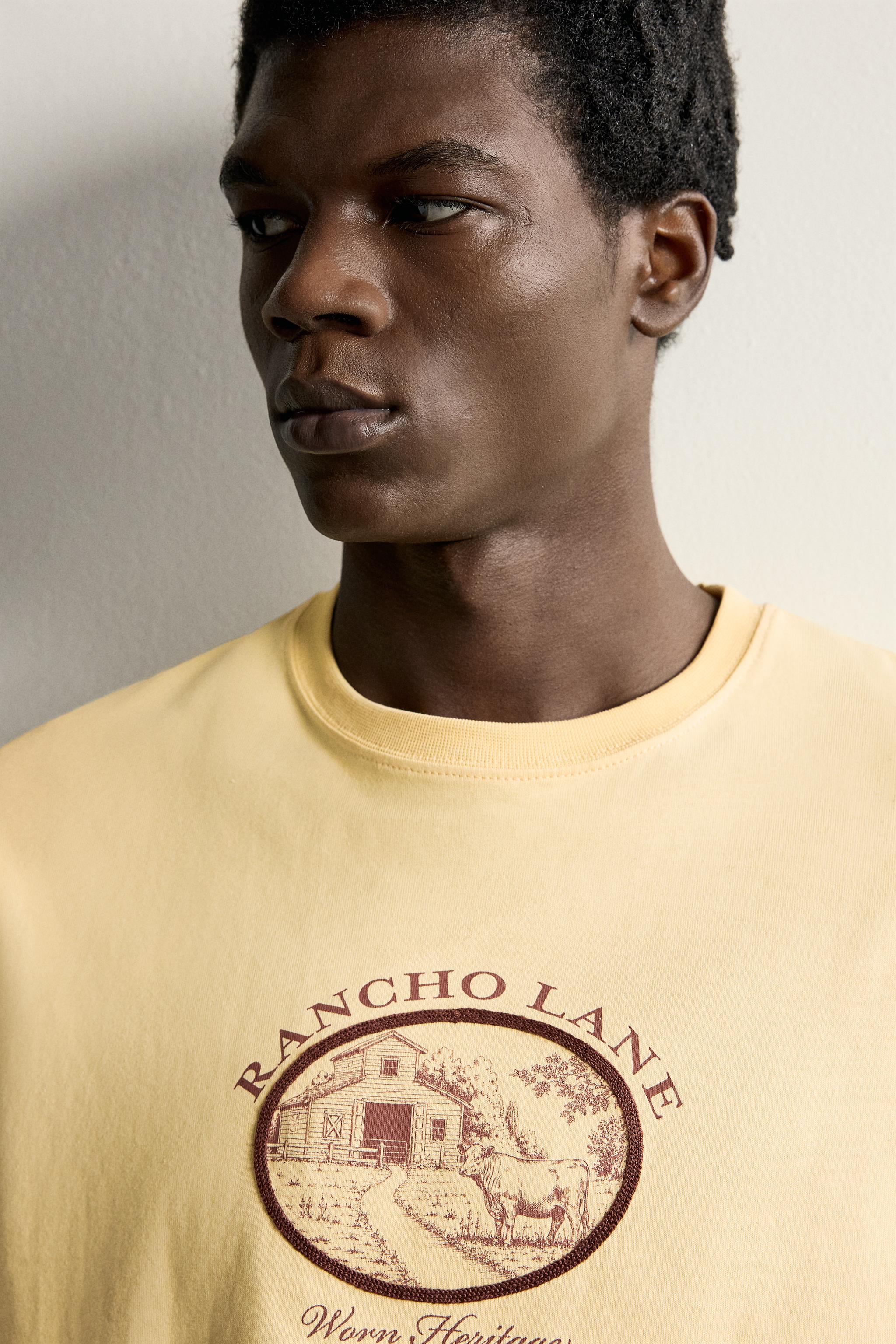 REGULAR FIT CONTRAST GRAPHIC T-SHIRT