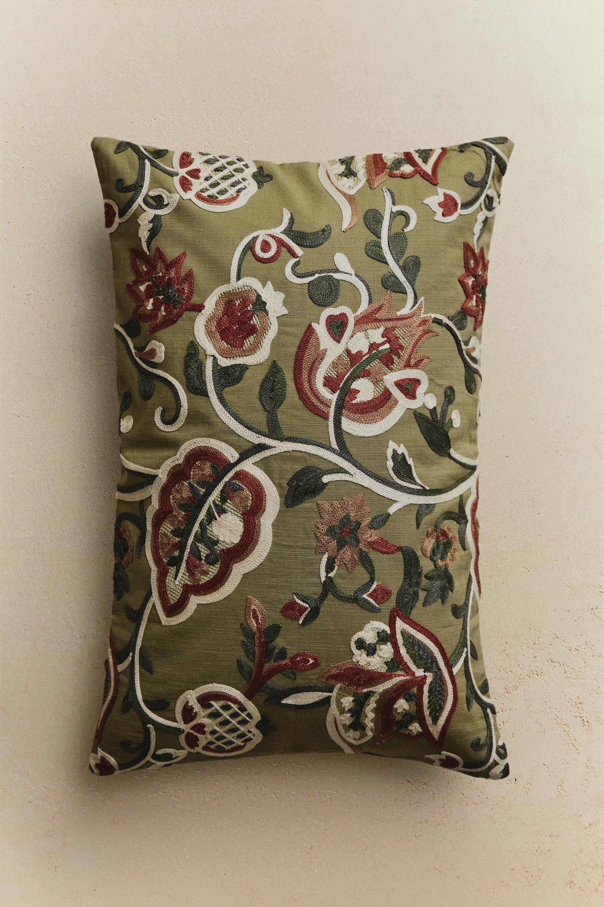 HOUSSE DE COUSSIN BRODERIE