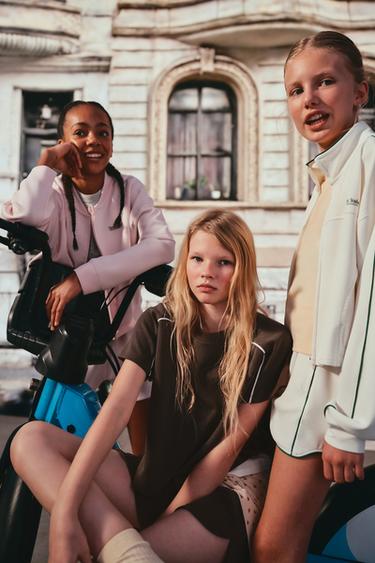 تيشرت ببييهات متباينة مع مودال - بني الخاص بـ Zara