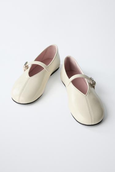 BALLERINES VERNIES - Blanc écru de Zara - Image 2