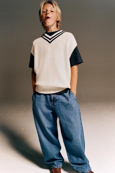 CHALECO PUNTO VARSITY CONTRASTE - Crudo / Marino de Zara
