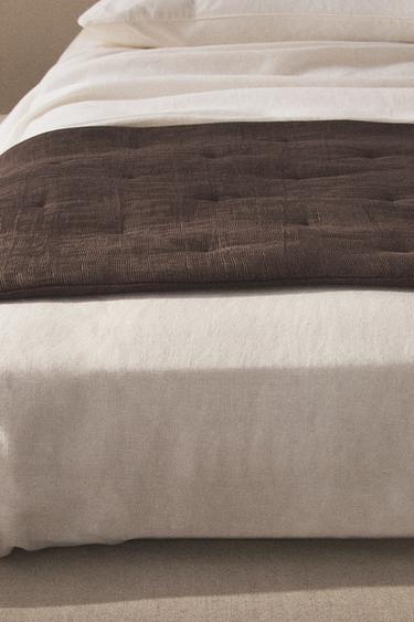 PLEATED FOOT OF THE BED QUILTED BEDSPREAD - Stone by Zara