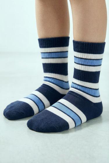 НАБОР ИЗ ДВУХ ПАР ВЫСОКИХ НОСКОВ В ПОЛОСКУ — Синий/Белый от Zara