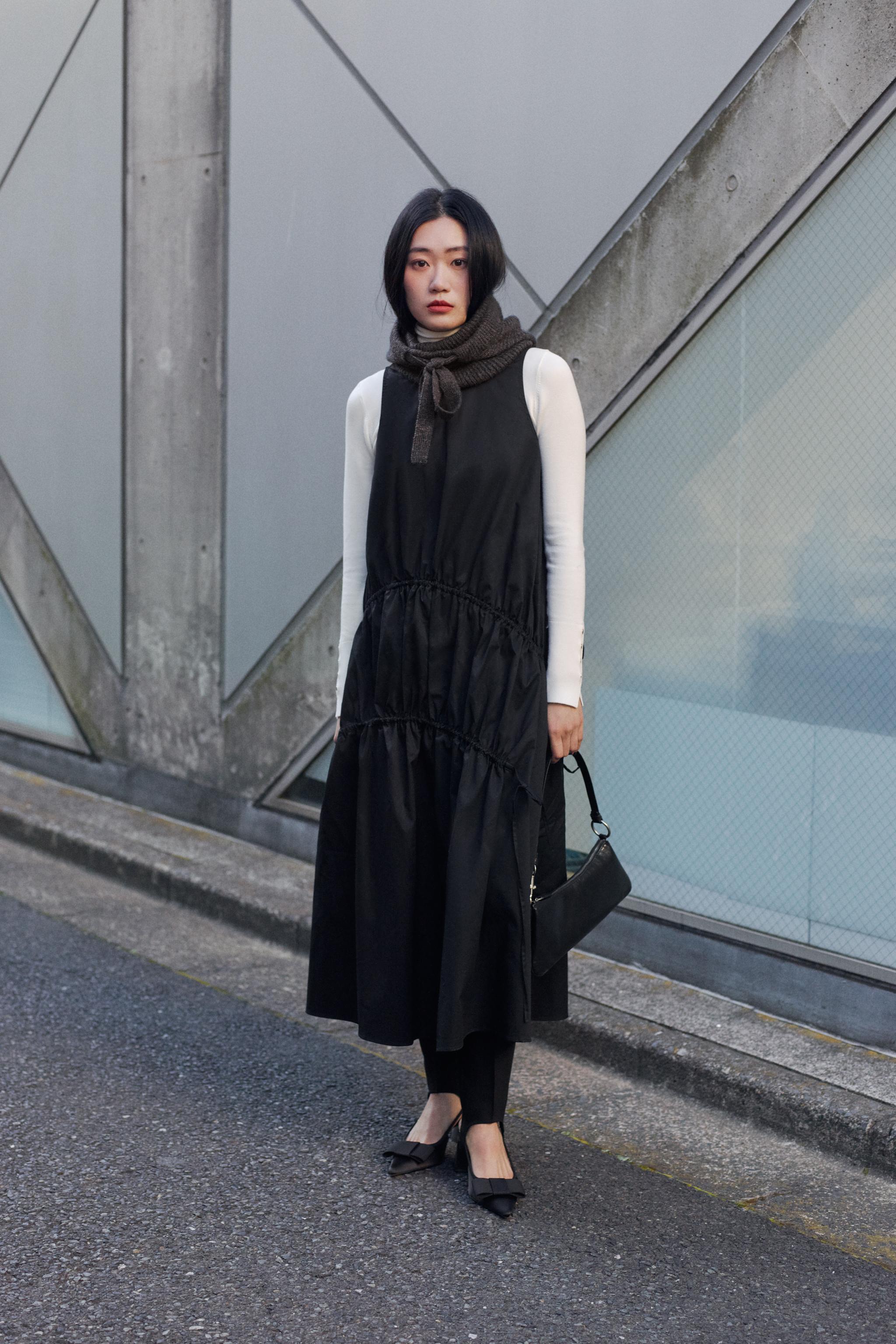 トレンチコートワンピース リボンディテール - ブラック | ZARA Japan