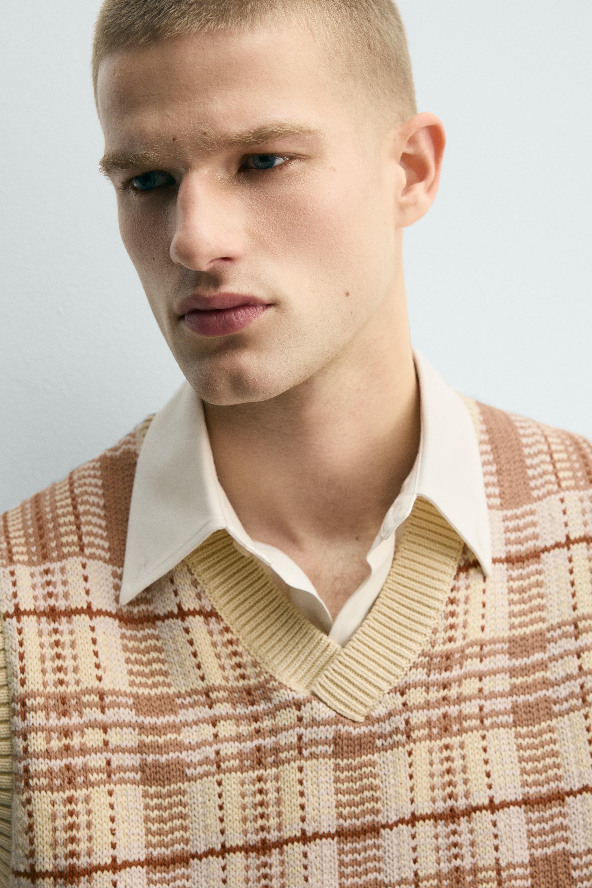 GILET EN MAILLE JACQUARD À CARREAUX