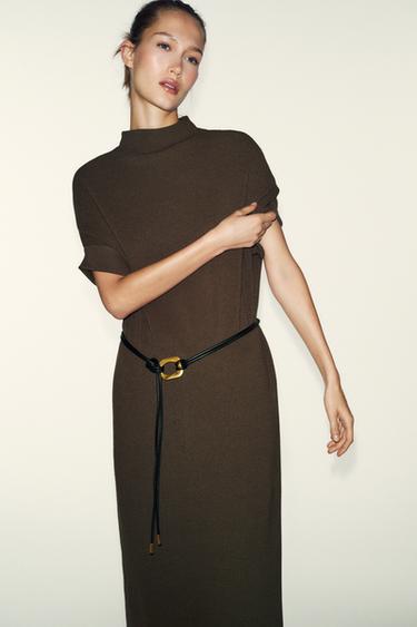 فستان محاك بحزام - فيسون الخاص بـ Zara