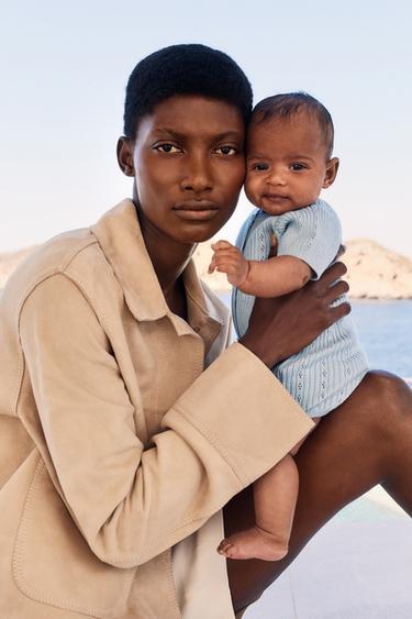 KURZER STRICKOVERALL MIT LOCHMUSTER - Hellblau von Zara