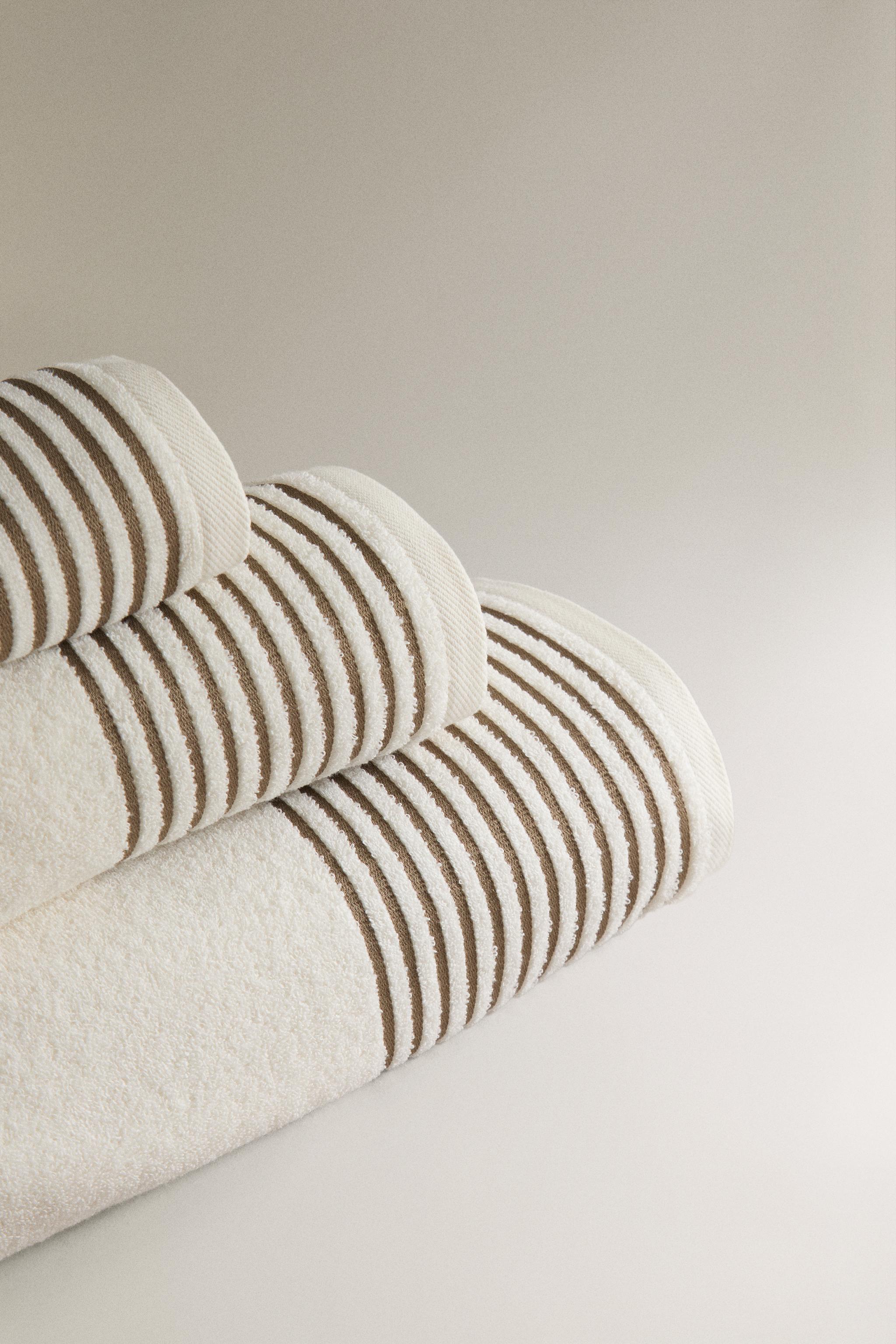 COTTON BATH TOWEL WITH STRIPED BORDER Oyster white ZARA United Kingdom