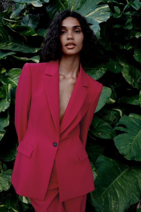 This totally affordable pink Zara suit is the spring outfit all the  bloggers are wearing
