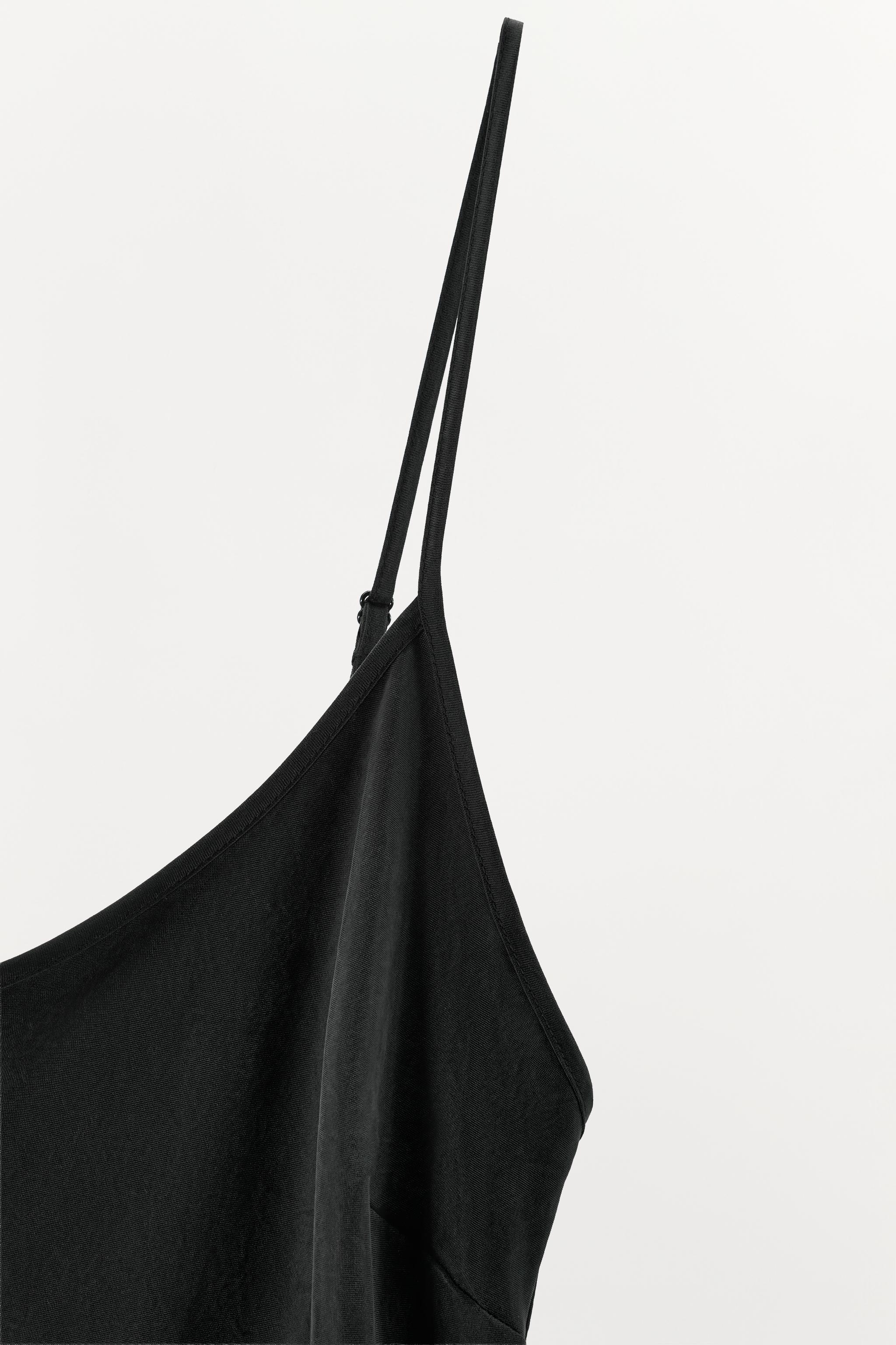 ROBE LONGUE À BRETELLES