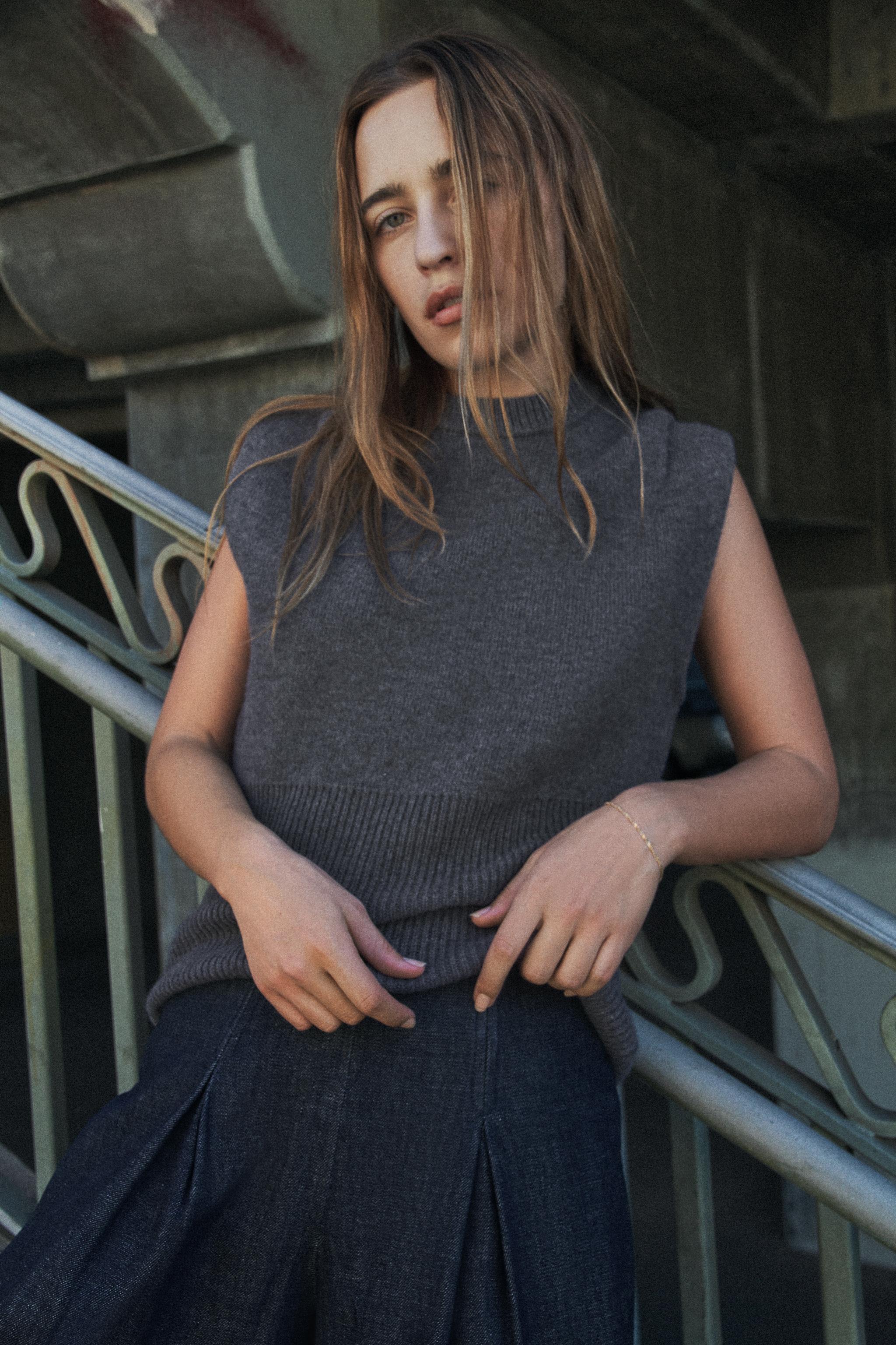 WOOL BLEND VEST TOP WITH SHOULDER PLEATS - Mid-gray | ZARA