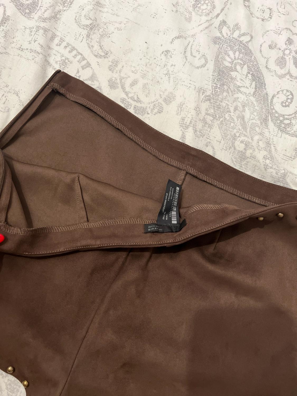 FAUX SUEDE STUD SHORTS - Image 3