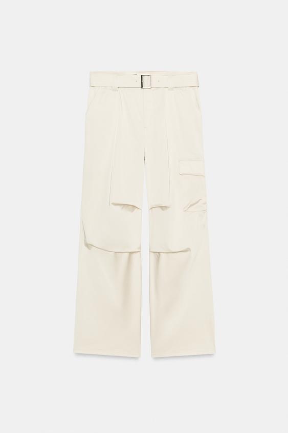PANTALÓN CARGO SATINADO CINTURÓN - Crudo de Zara - Imagen 0