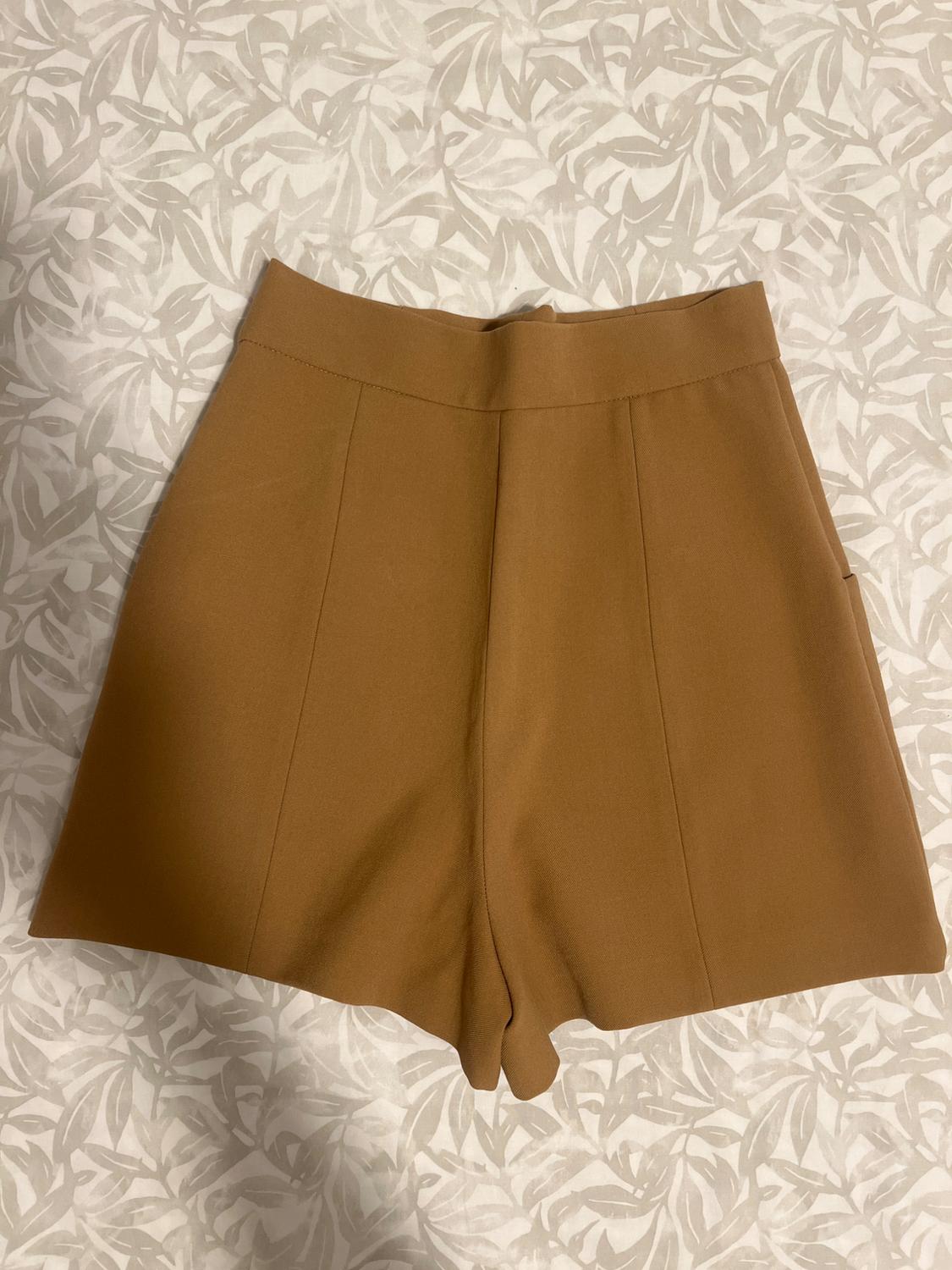 BUTTONED BERMUDA SHORTS - Image 2