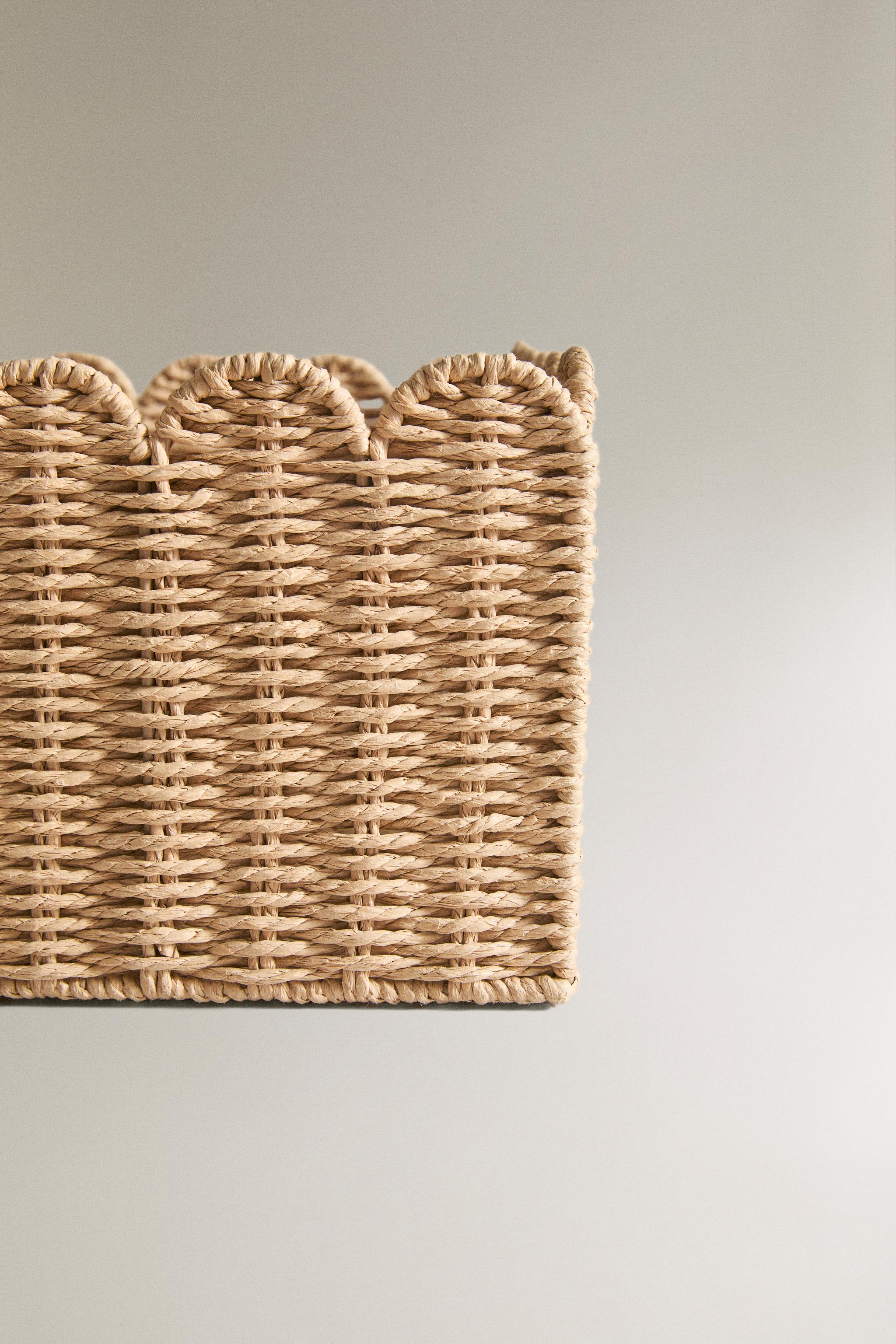 SCALLOPED MEDIUM BASKET