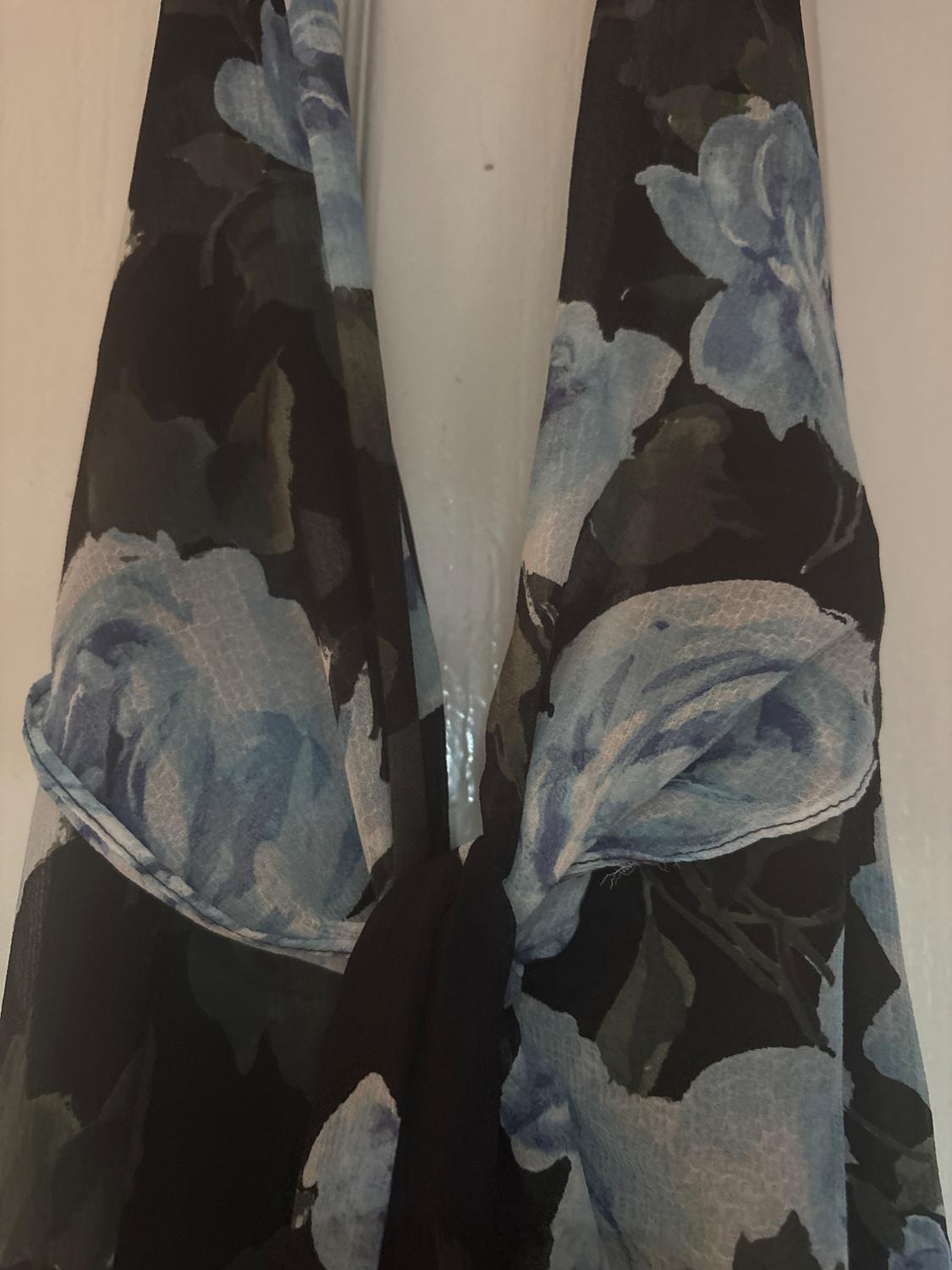 LONG FLORAL PRINT DRESS WITH KNOT DETAIL - Image 3