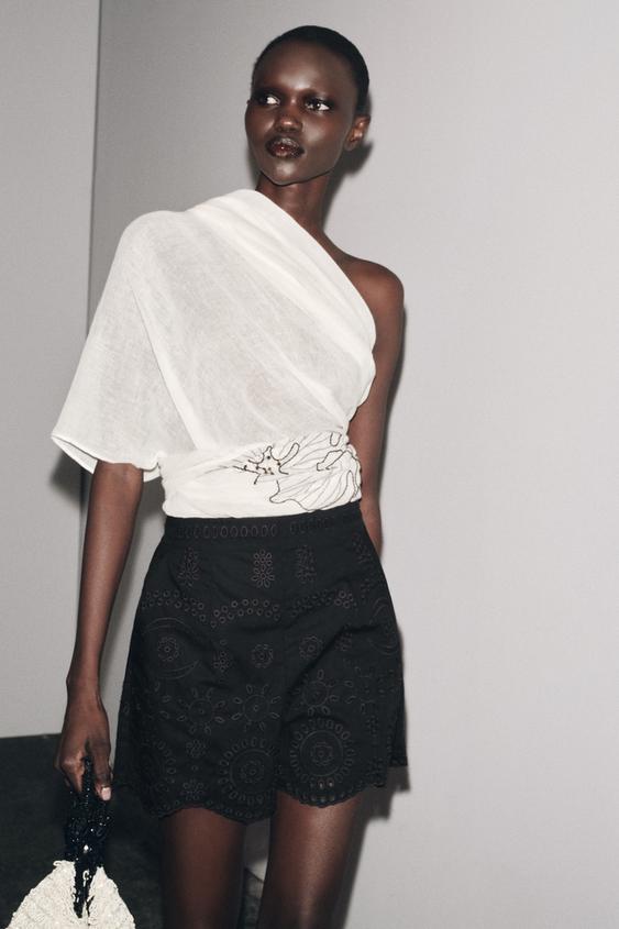 ZW COLLECTION CUTWORK EMBROIDERY BERMUDA SHORTS