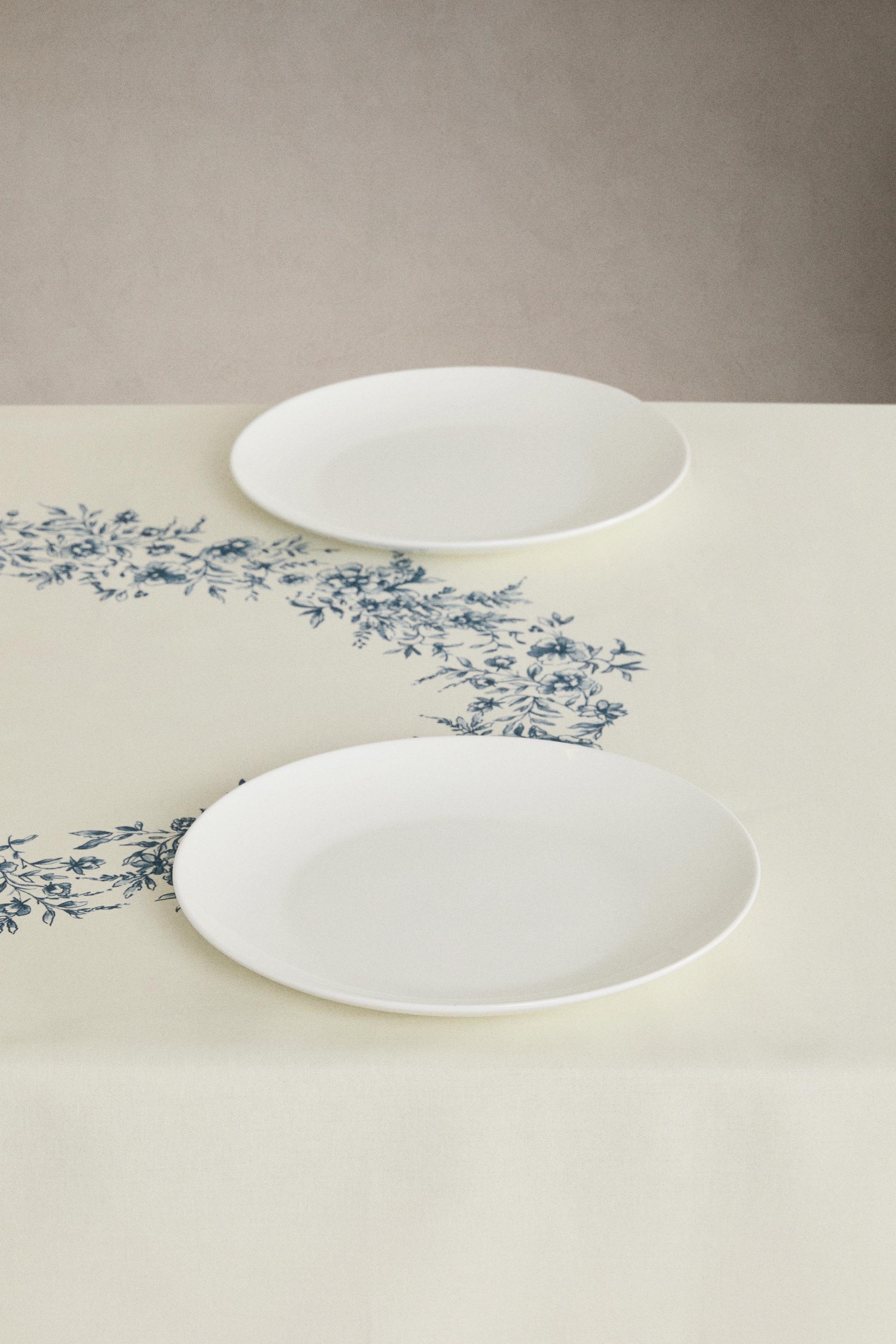 FLORAL SATIN TABLECLOTH — Blue