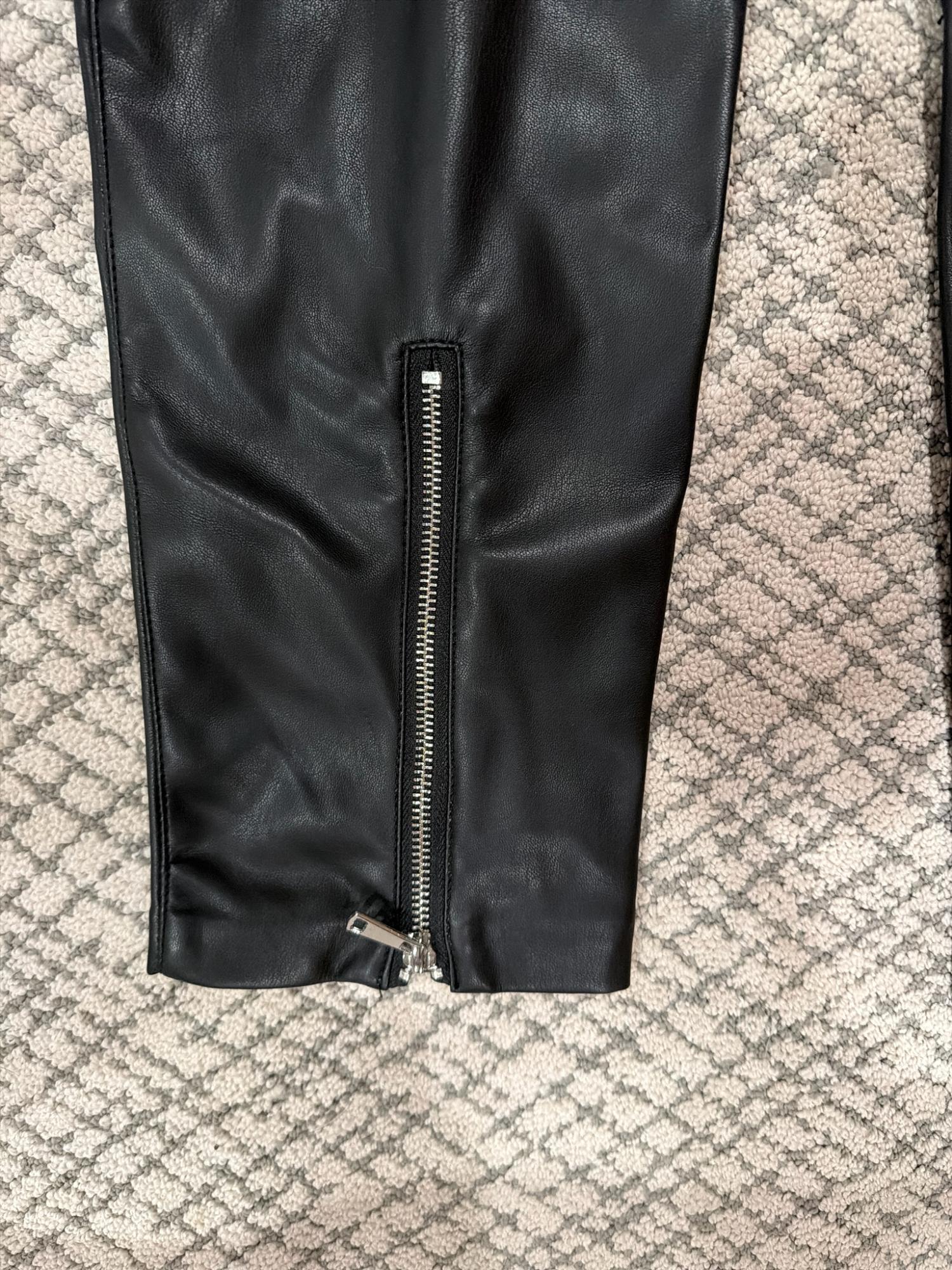 ZIPPERED FAUX LEATHER PANTS SECOND HAND | Zara Preowned