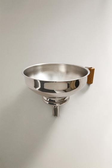 KITCHEN FUNNEL WITH WOODEN HANDLE - Steel by Zara