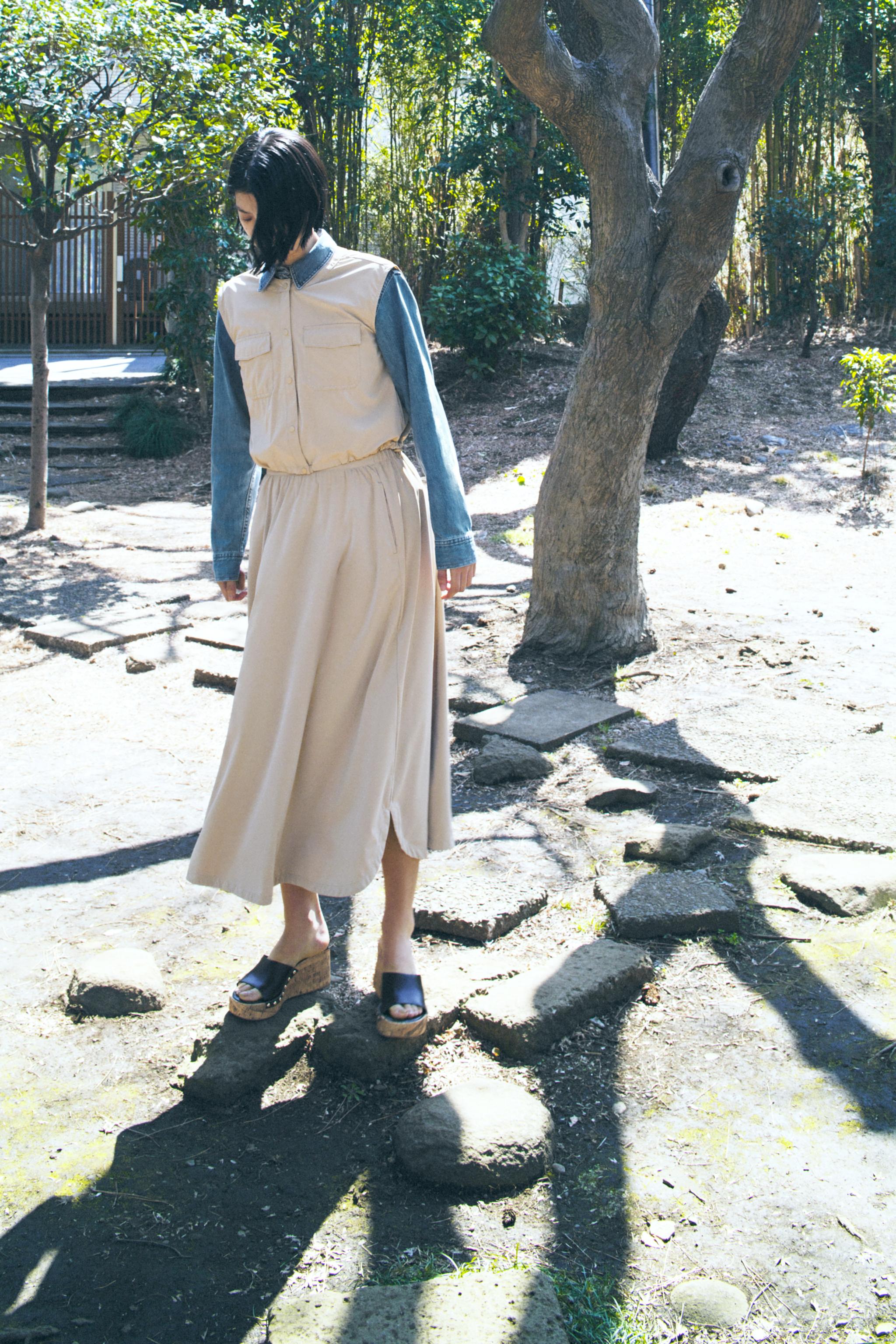 リネンの少し短めもんぺ　チェリー 伸縮性のある裾のショートベスト - ミディアムキャメル | ZARA