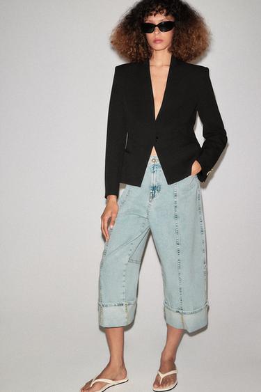 FITTED BLAZER WITH CONCEALED BUTTON - Black by Zara