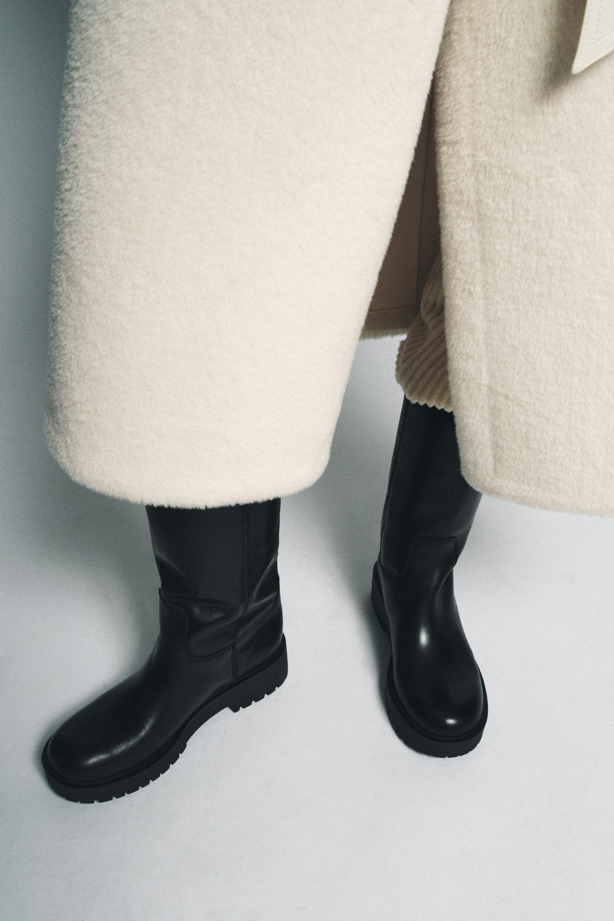 WATER REPELLENT LEATHER BOOTS WITH LUG SOLES