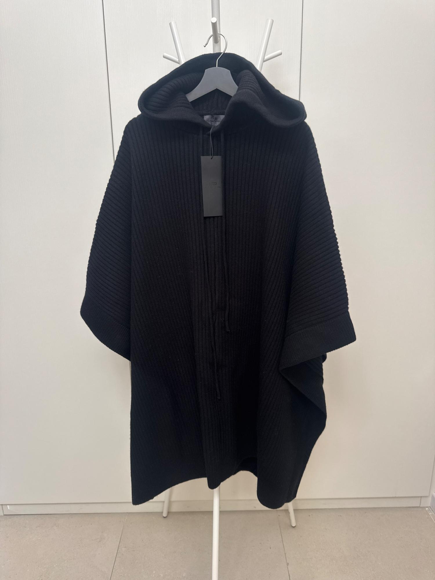 STEVEN MEISEL WOOL PONCHO SECOND HAND | Zara Preowned