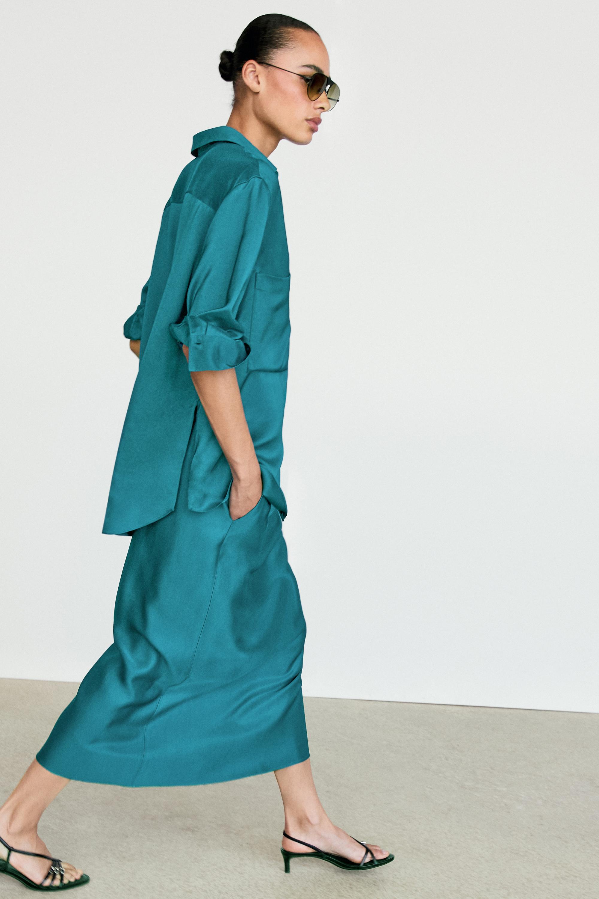 Flowing satin shirt with pockets